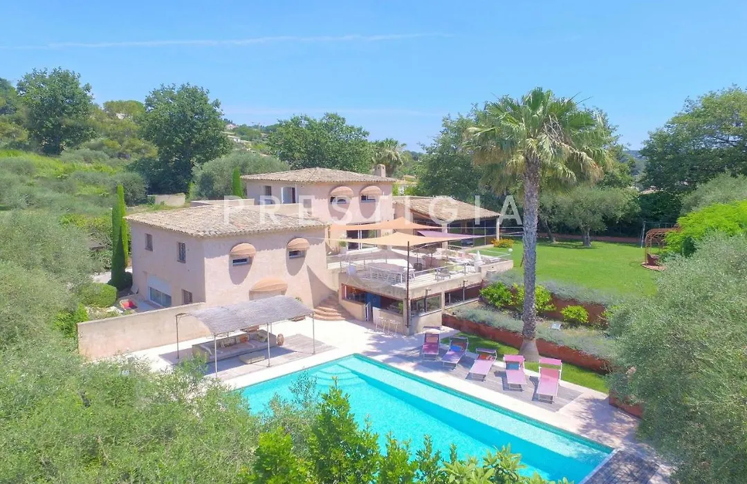 Serene Luxurious Hillside Villa Near Cannes-1